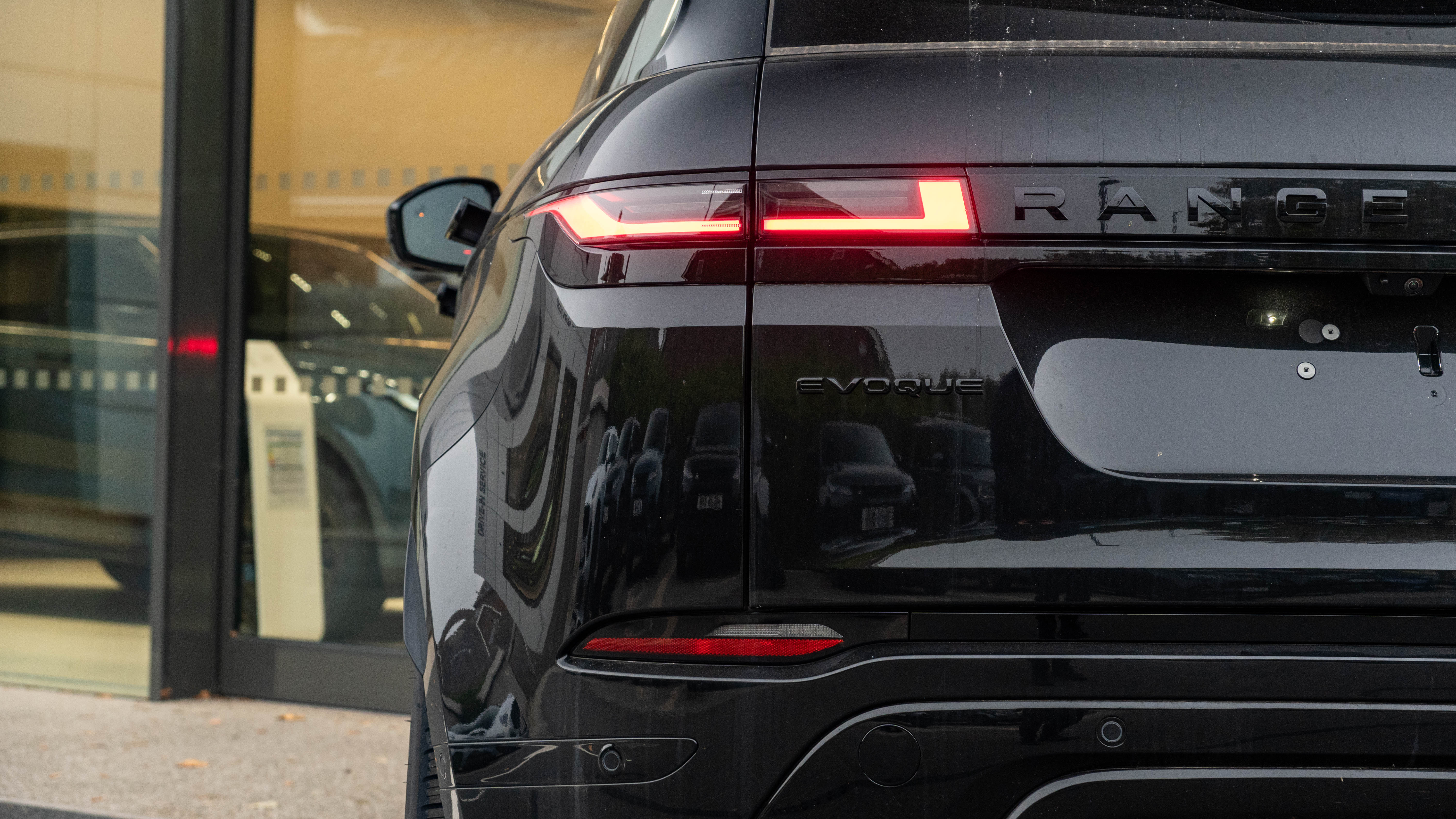 RANGE ROVER EVOQUE 2.0 D200 DYNAMIC SE 5DR AUTO HATCHBACK