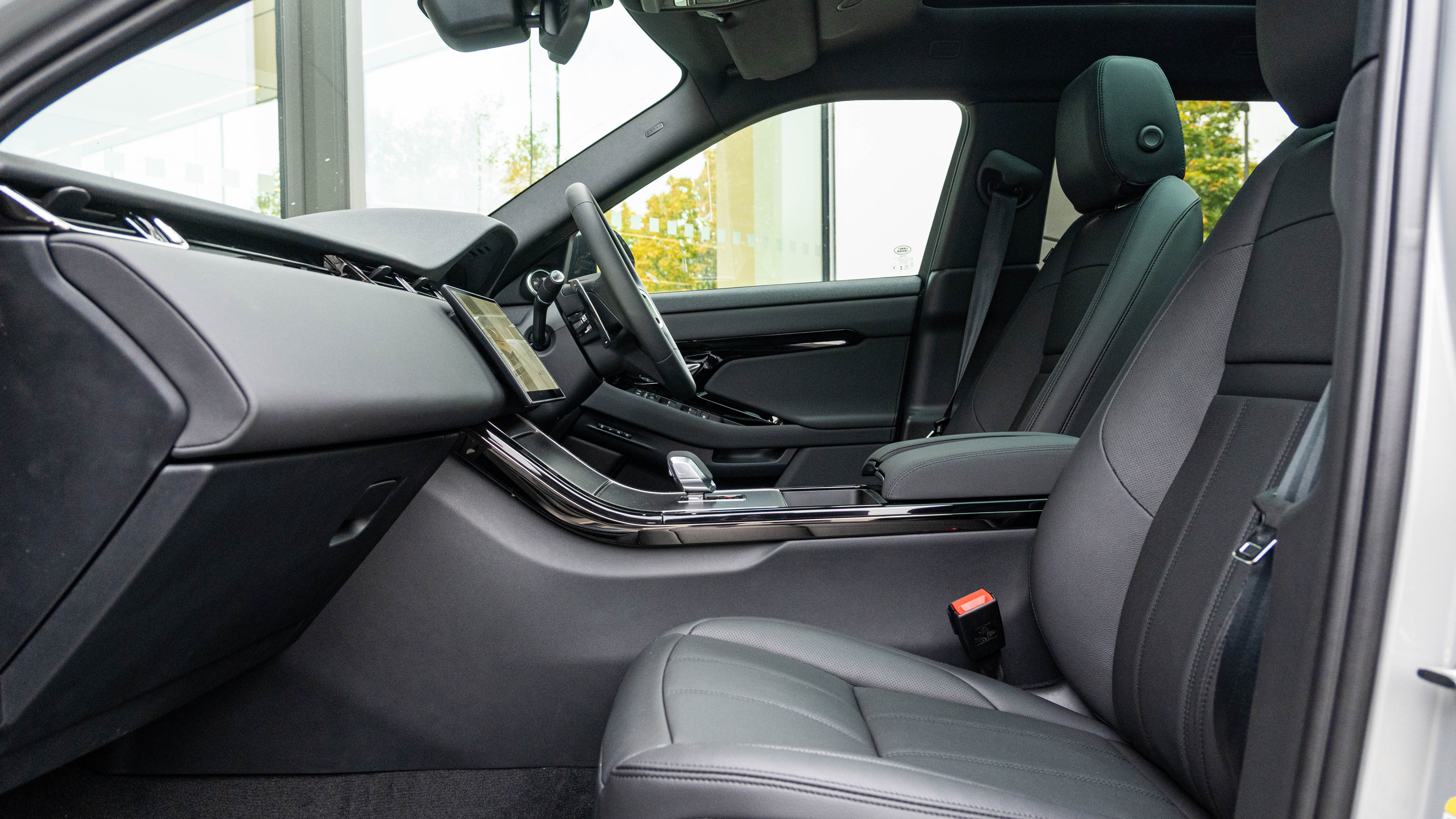 RANGE ROVER EVOQUE 2.0 D200 DYNAMIC SE 5DR AUTO HATCHBACK