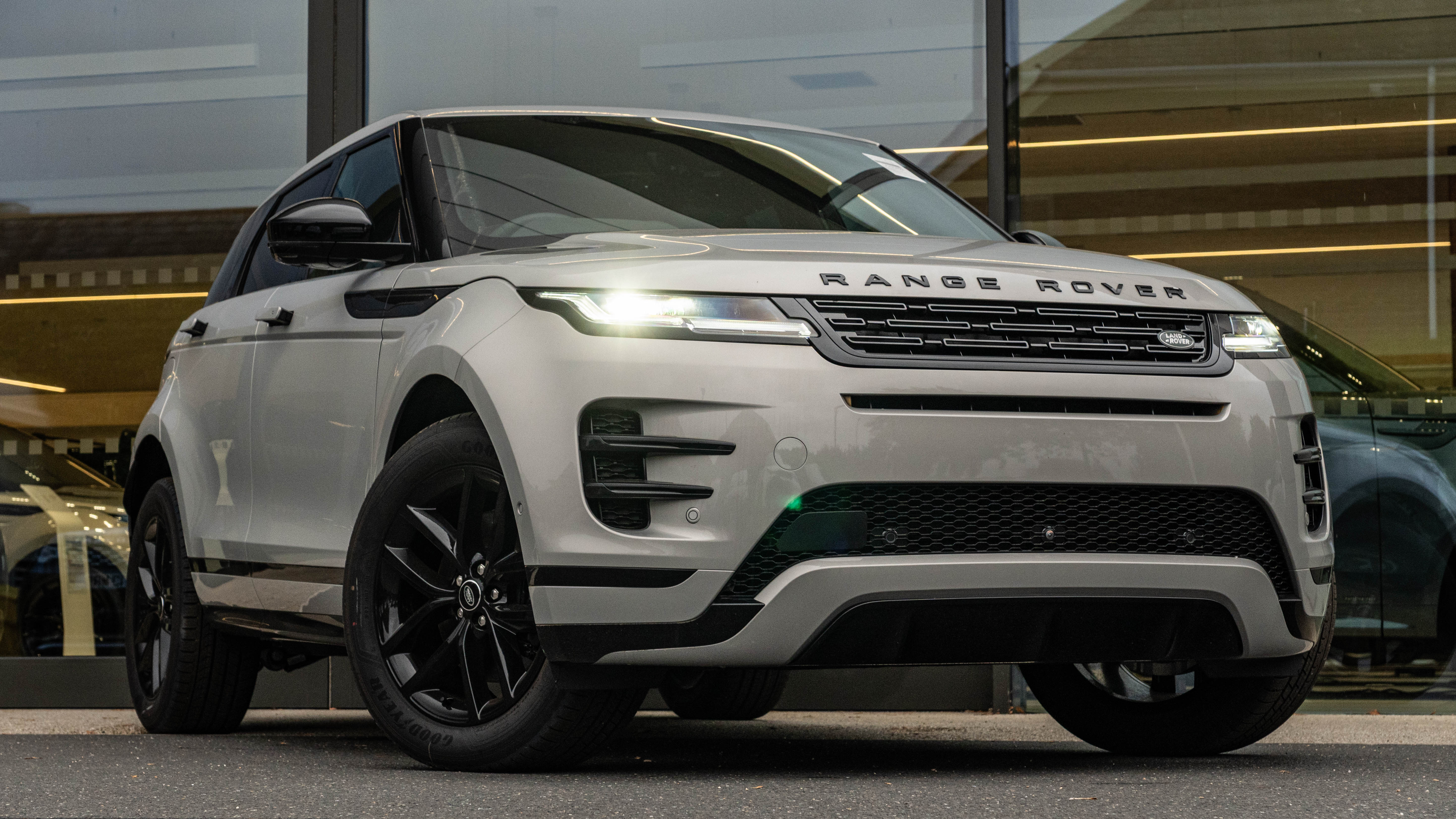 RANGE ROVER EVOQUE 2.0 D200 DYNAMIC SE 5DR AUTO HATCHBACK