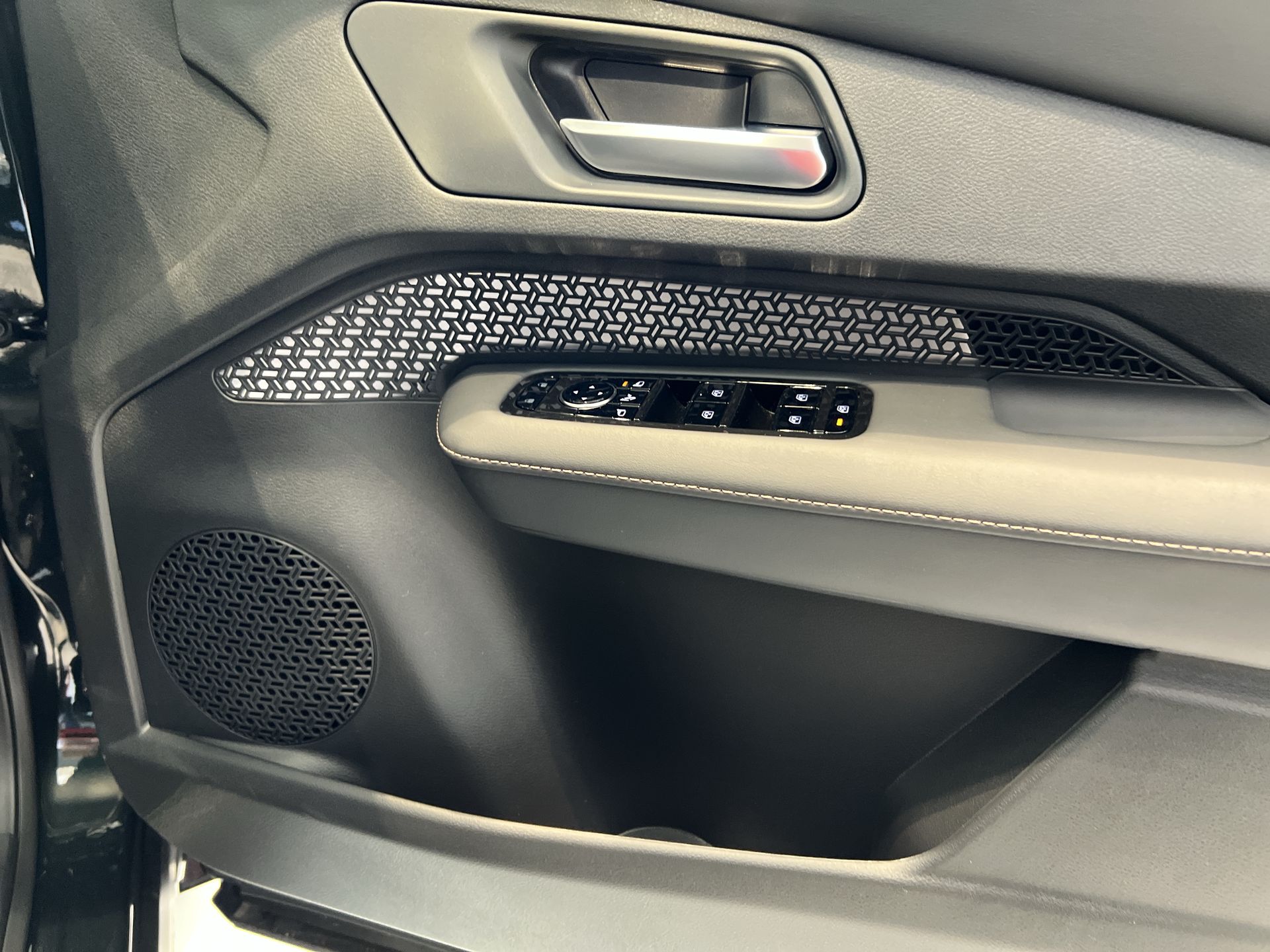 ARIYA 178KW ADVANCE 87KWH 22KWCH 5DR AUTO [SKY PACK] HATCHBACK