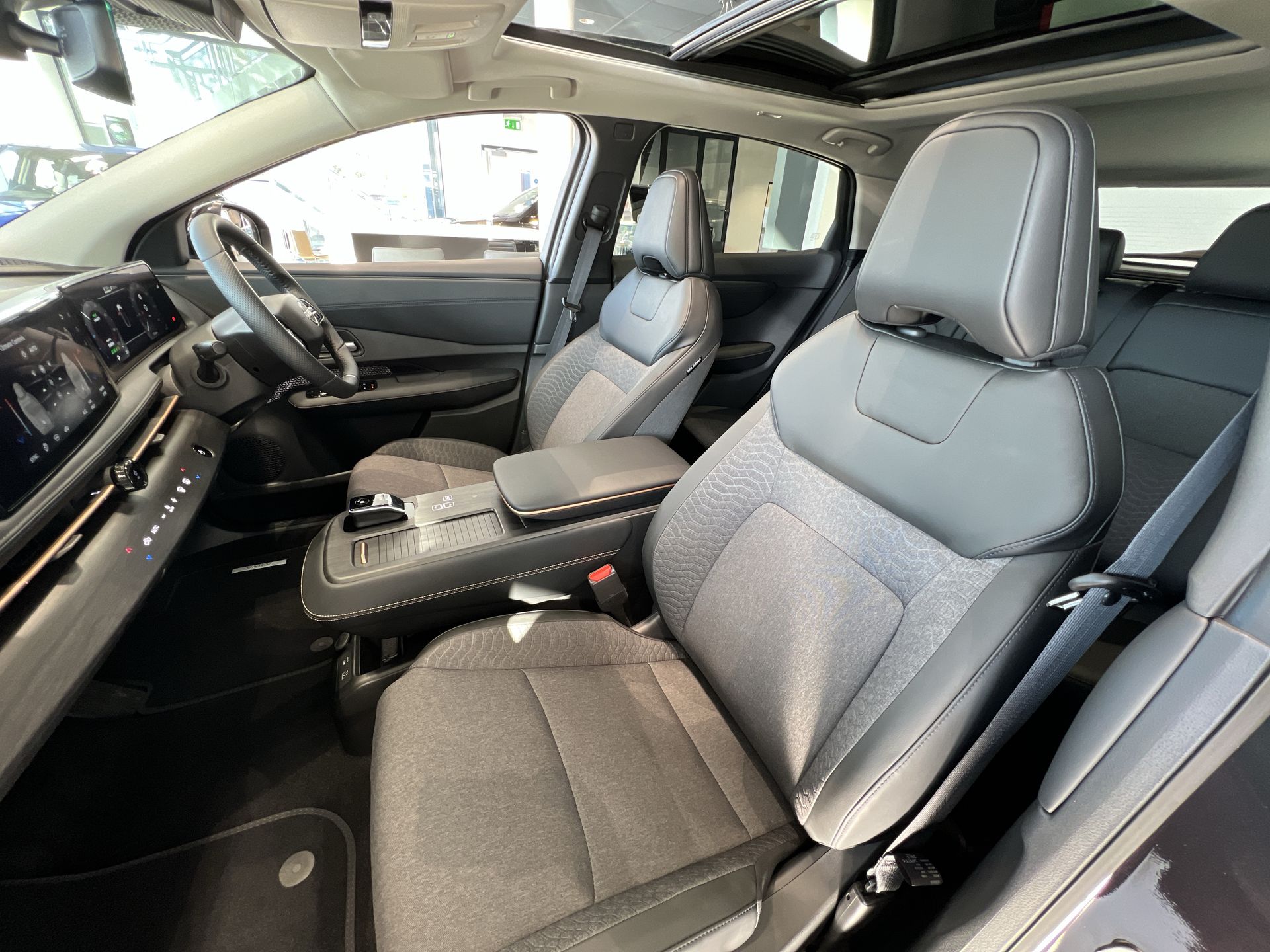 ARIYA 178KW ADVANCE 87KWH 22KWCH 5DR AUTO [SKY PACK] HATCHBACK