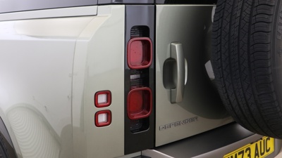 LAND ROVER DEFENDER 90