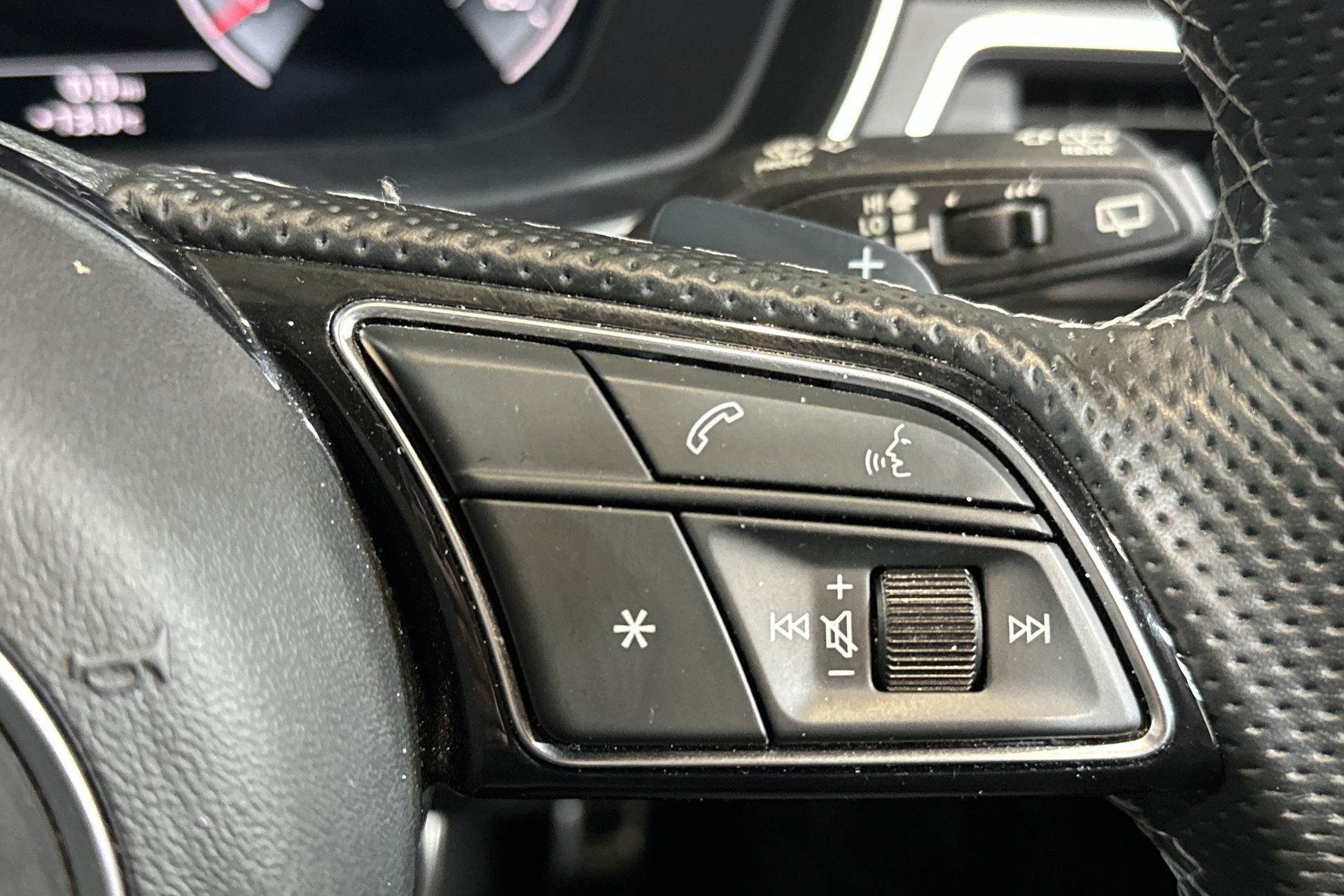 40 TFSI 204 S TRONIC