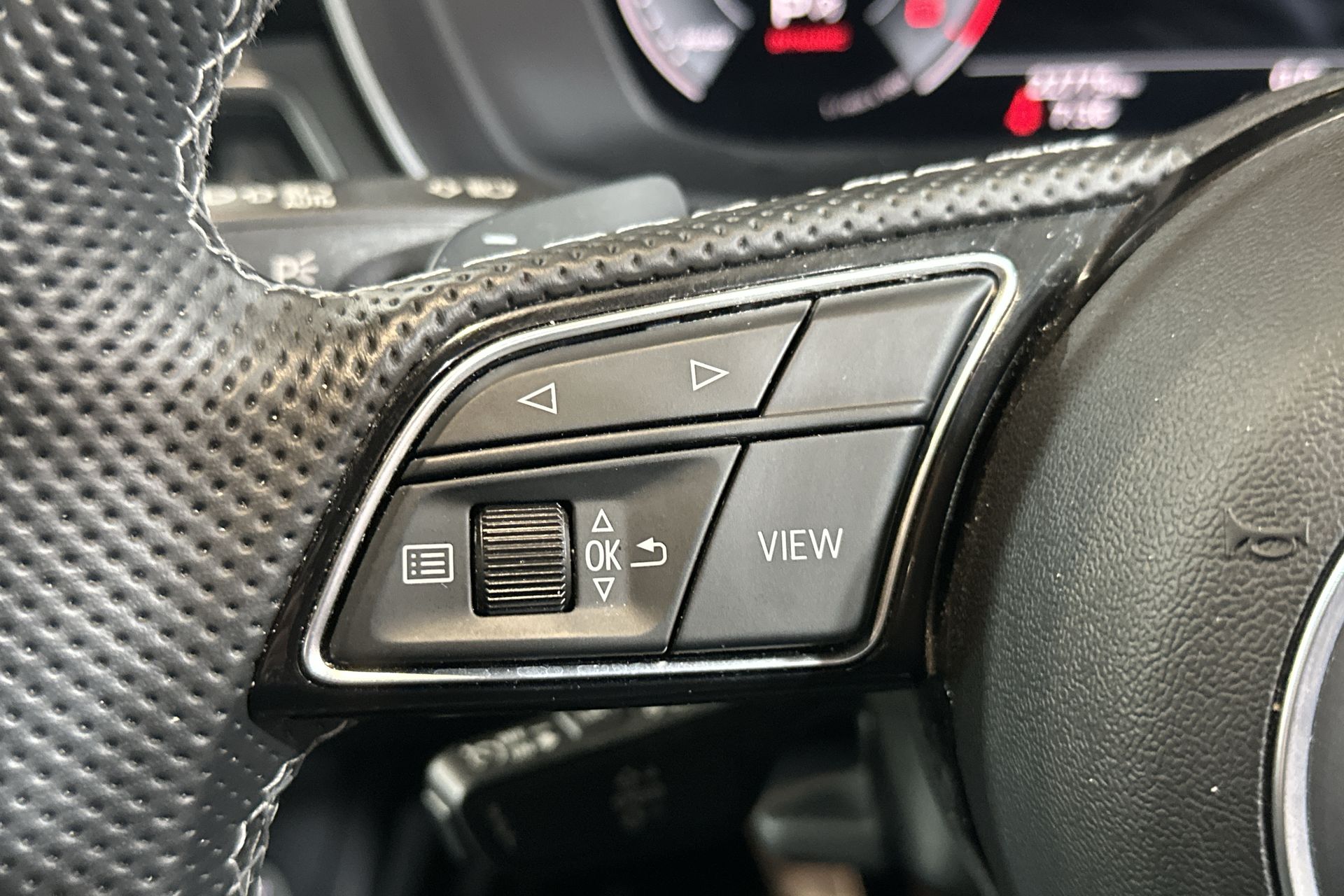40 TFSI 204 S TRONIC