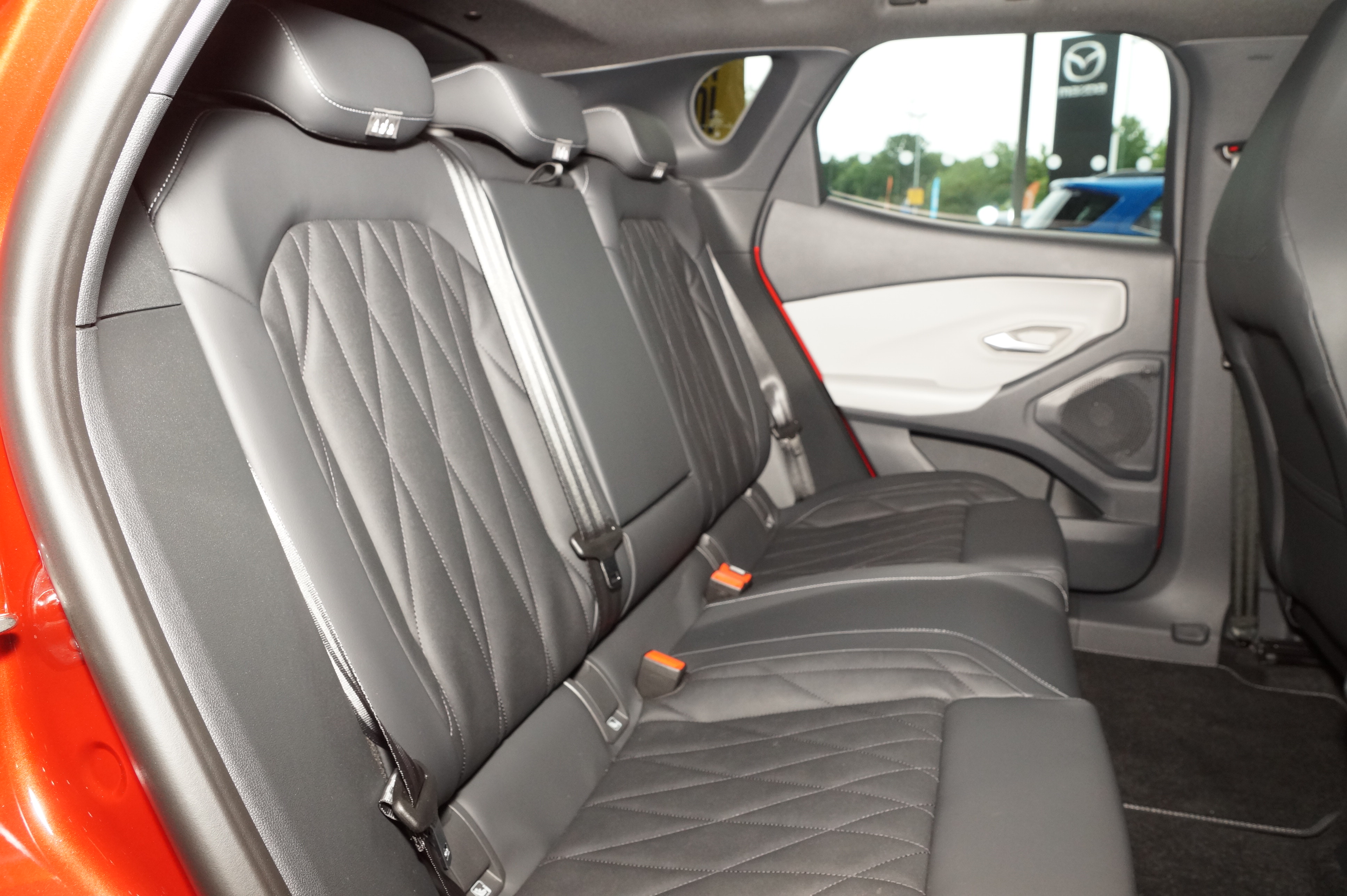 CAPRI PREMIUM 5 DOOR 77KWH EXTENDED RANGE RWD 1 SPEED AUTOMATIC
