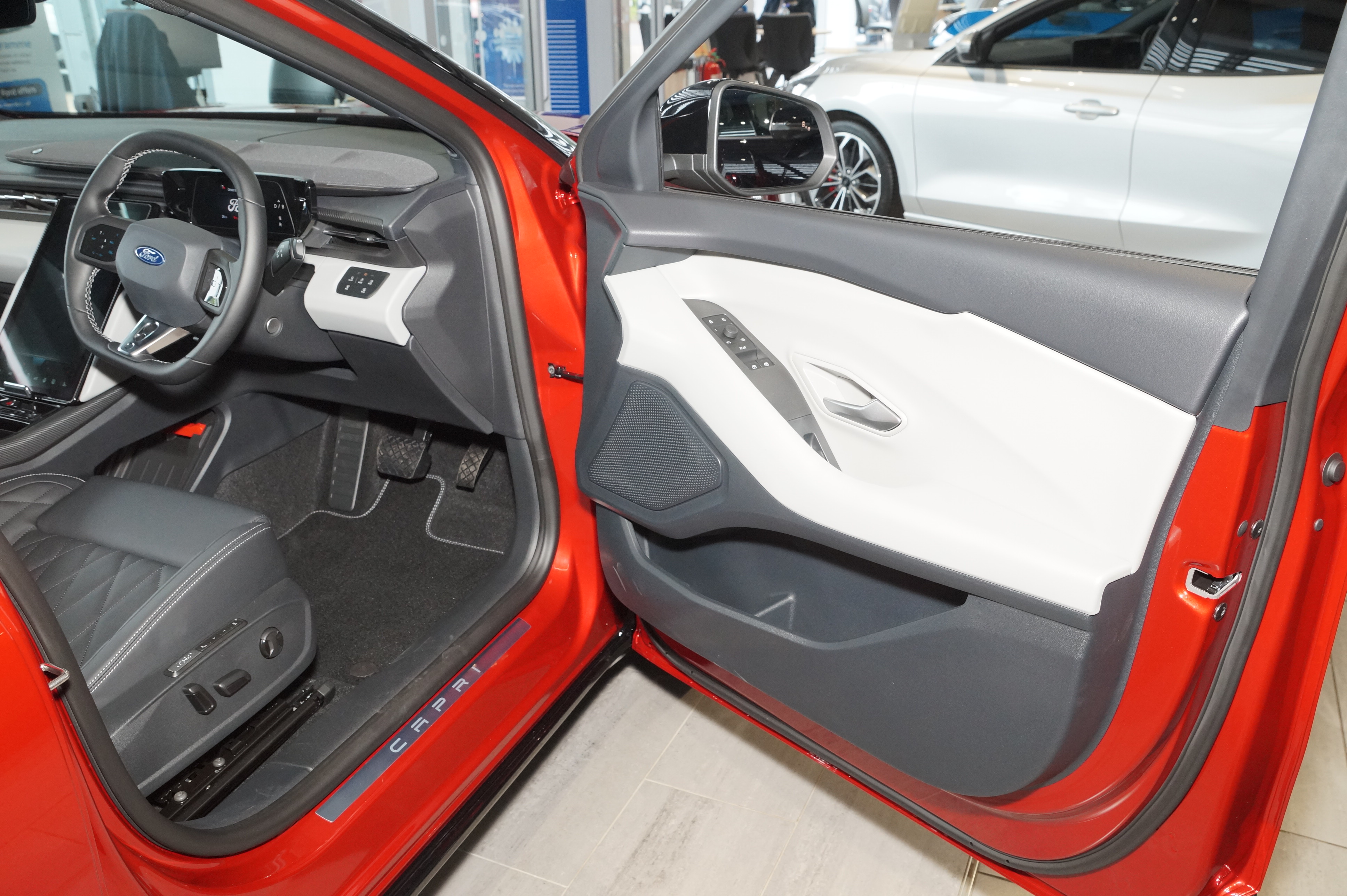 CAPRI PREMIUM 5 DOOR 77KWH EXTENDED RANGE RWD 1 SPEED AUTOMATIC
