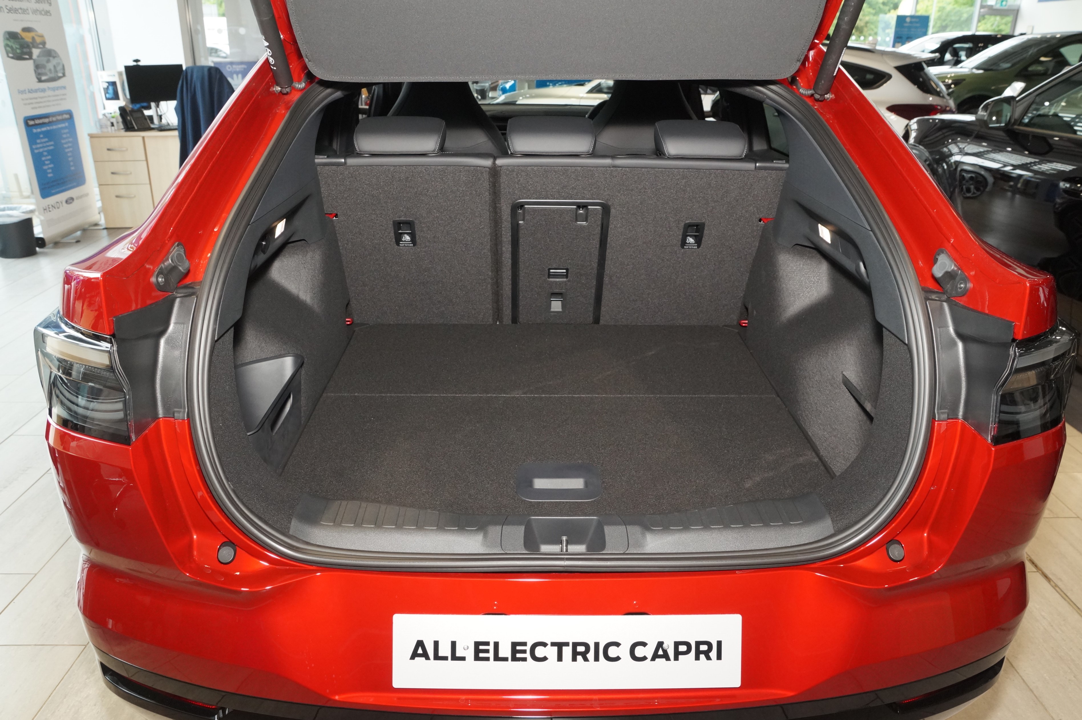CAPRI PREMIUM 5 DOOR 77KWH EXTENDED RANGE RWD 1 SPEED AUTOMATIC
