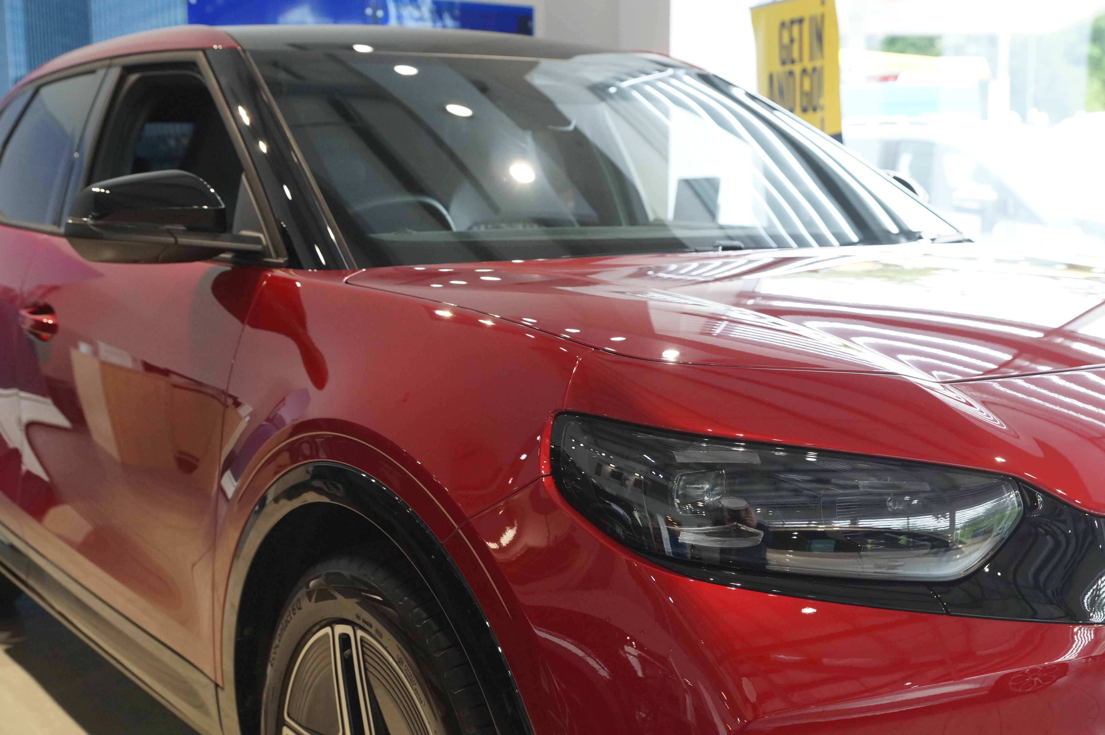 CAPRI PREMIUM 5 DOOR 77KWH EXTENDED RANGE RWD 1 SPEED AUTOMATIC