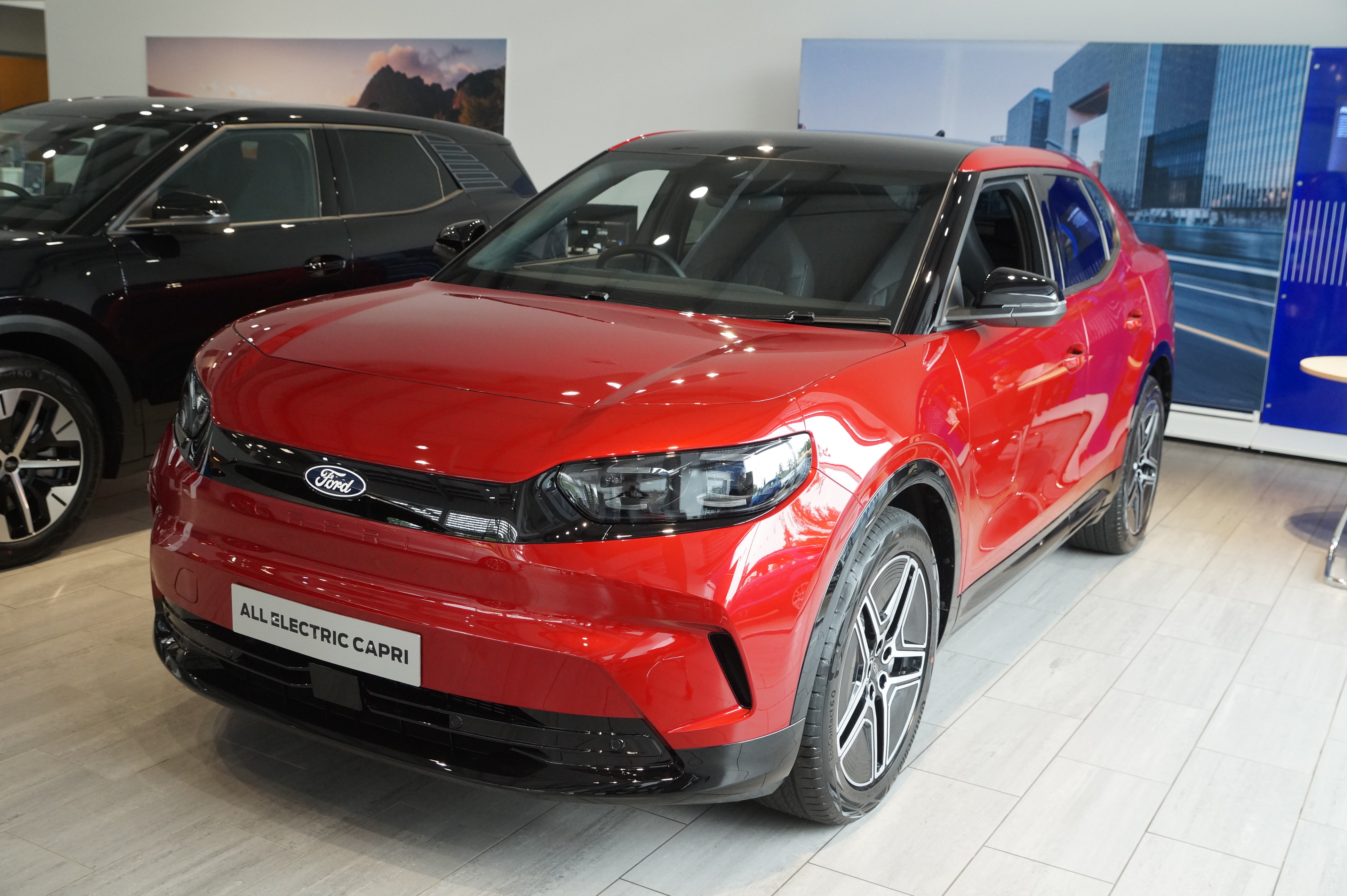 CAPRI PREMIUM 5 DOOR 77KWH EXTENDED RANGE RWD 1 SPEED AUTOMATIC