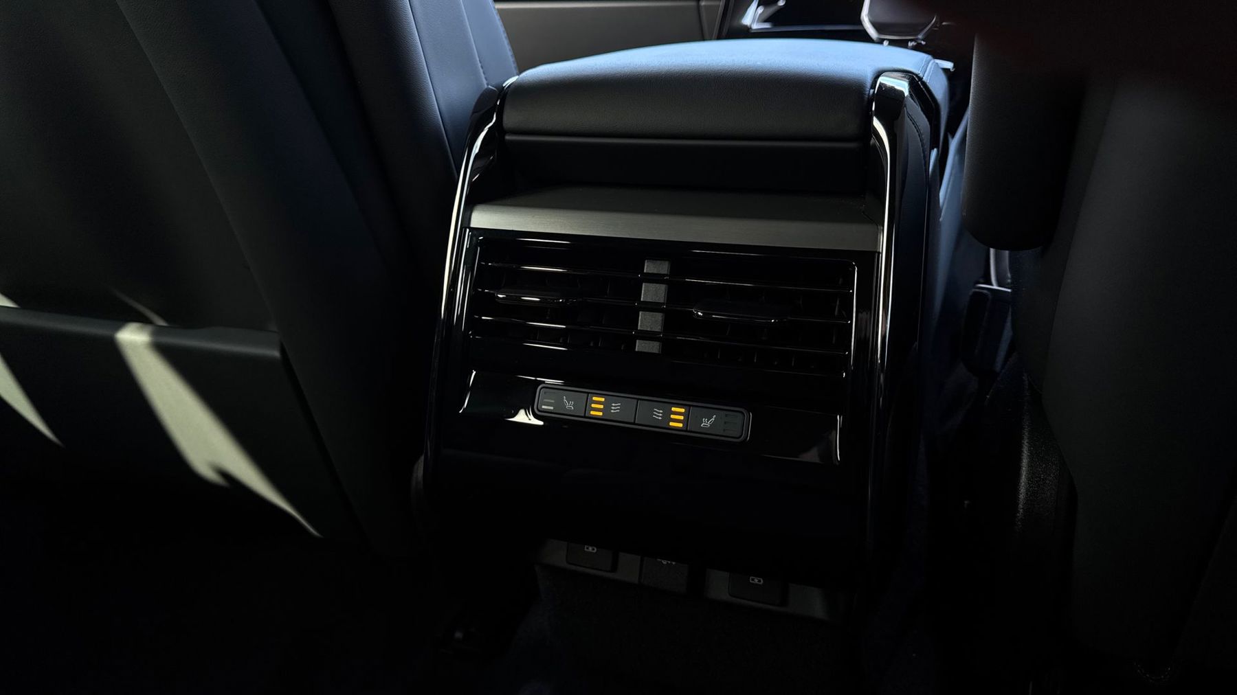 Land Rover RANGE ROVER SPORT, SUV, Premium - Carpathian grey.