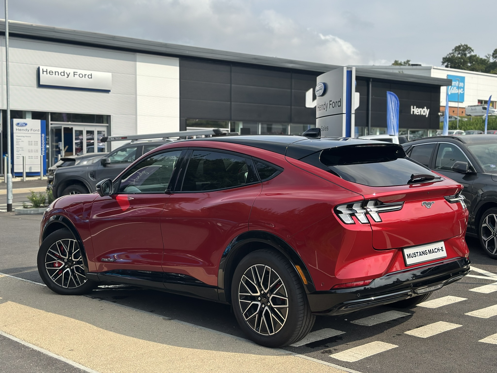 MUSTANG MACH-E PREMIUM 5 DOOR 91KWH EXTENDED RANGE AWD 1 SPEED AUTOMATIC