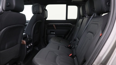 LAND ROVER DEFENDER 110