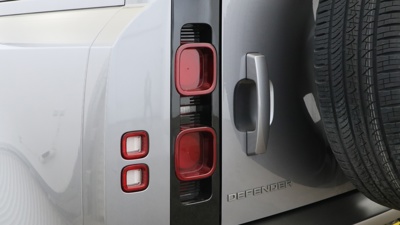 LAND ROVER DEFENDER 110