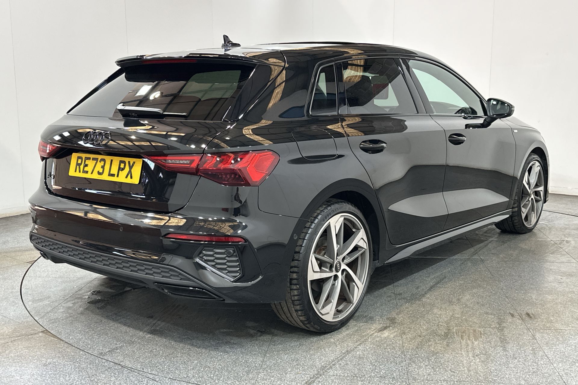 35 TFSI S TRONIC