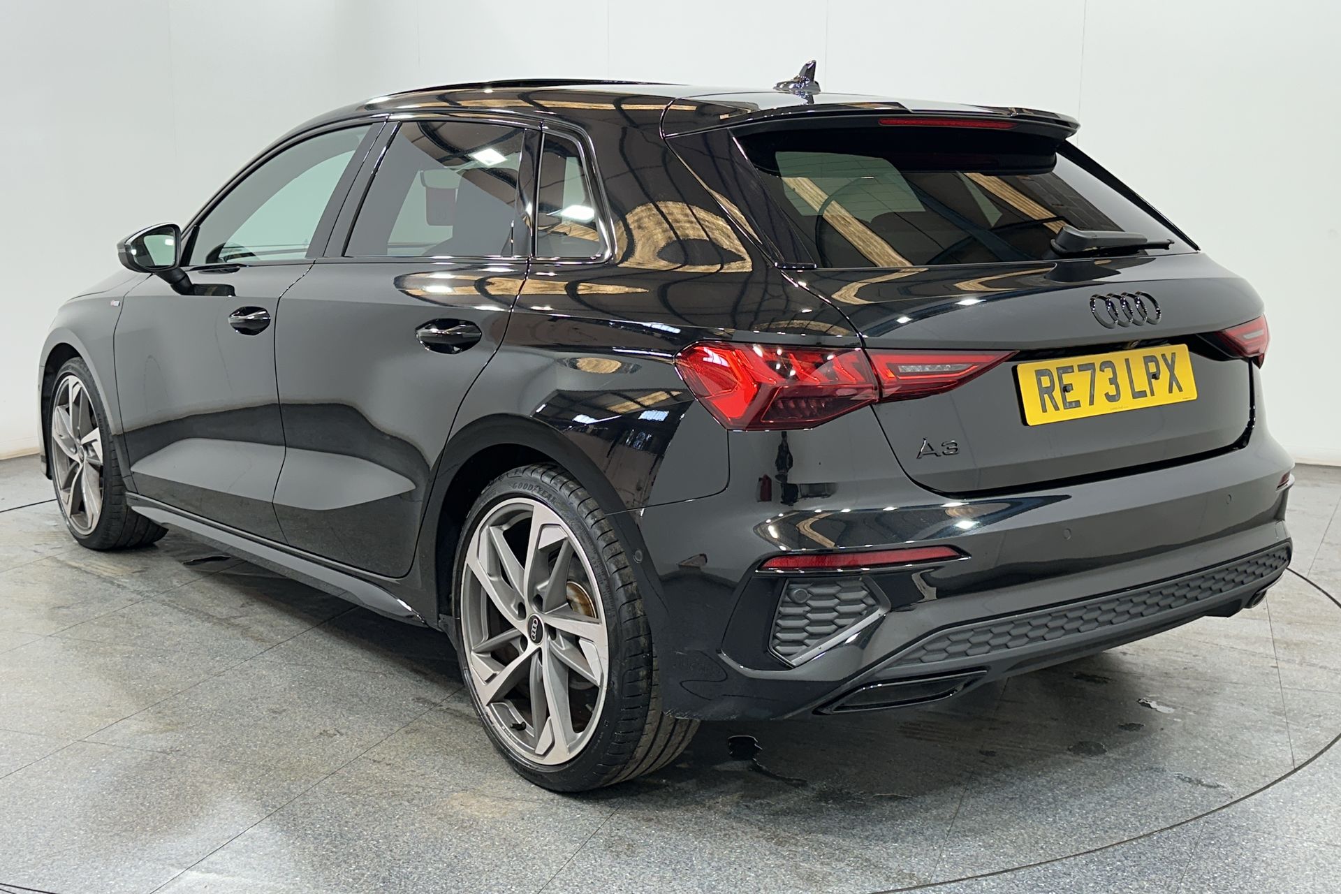 35 TFSI S TRONIC