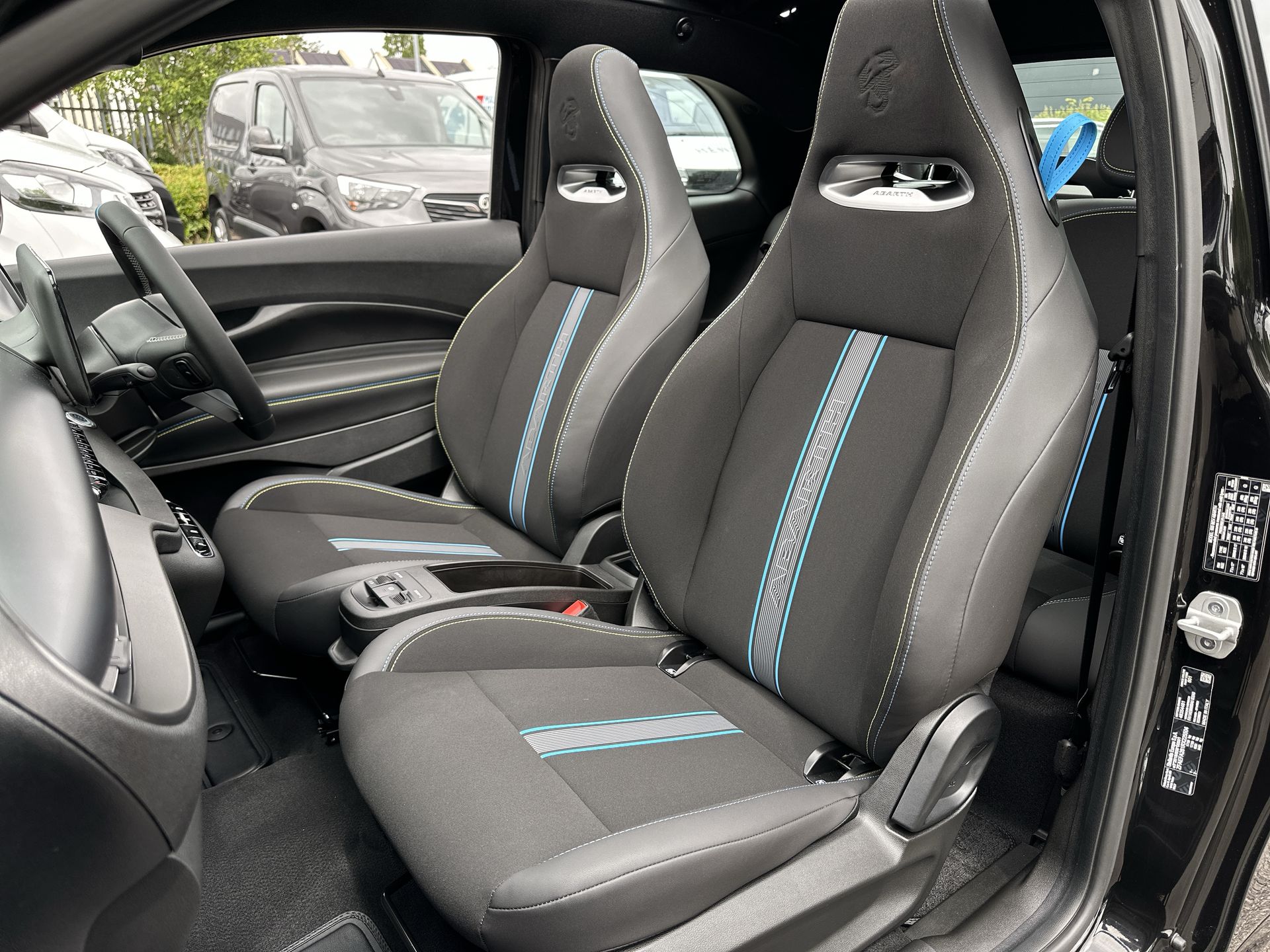 NEW 500E CABRIO 42.2KWH 152HP