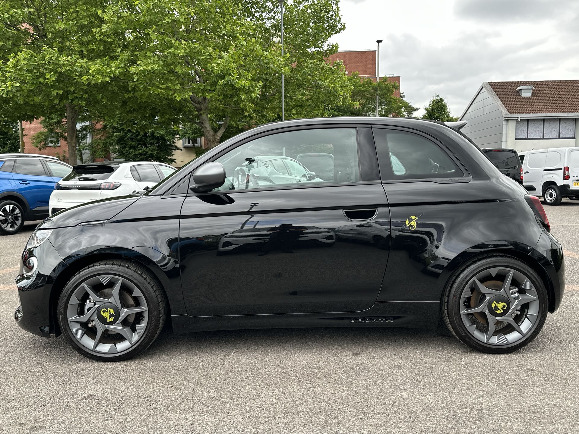 NEW 500E CABRIO 42.2KWH 152HP