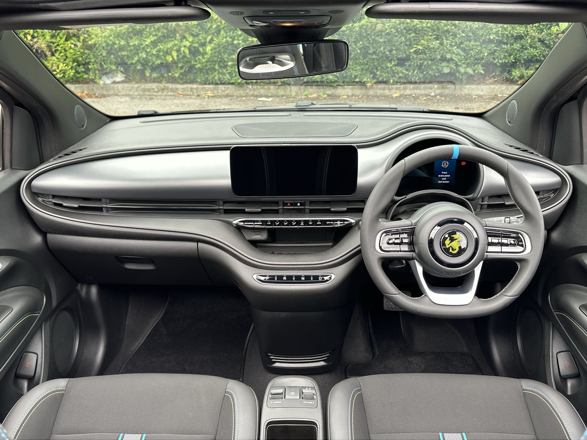 NEW 500E CABRIO 42.2KWH 152HP