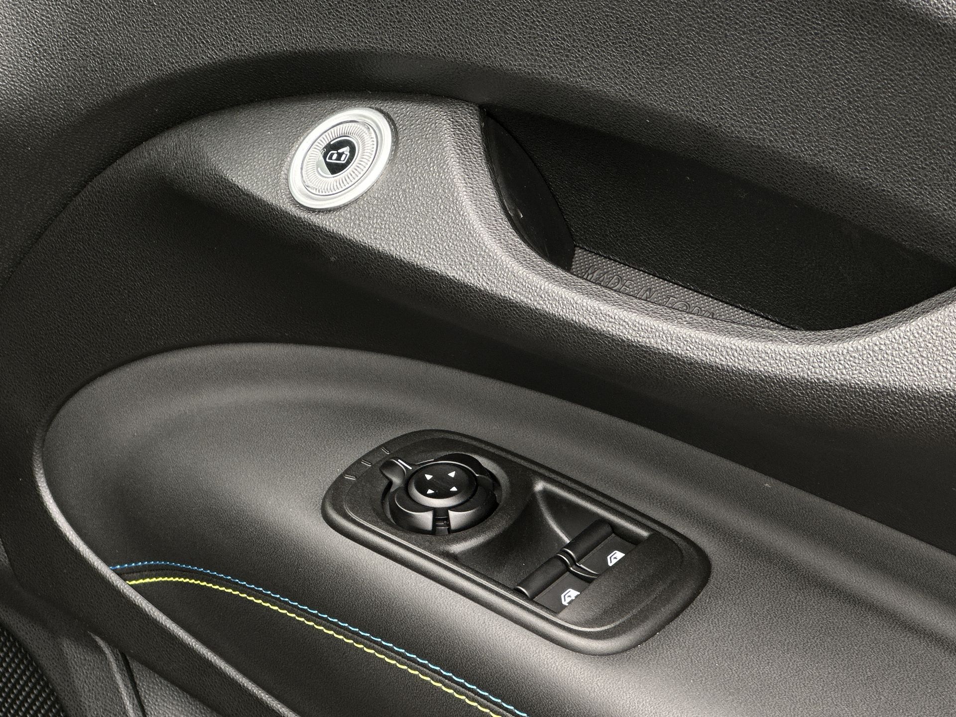 NEW 500E CABRIO 42.2KWH 152HP