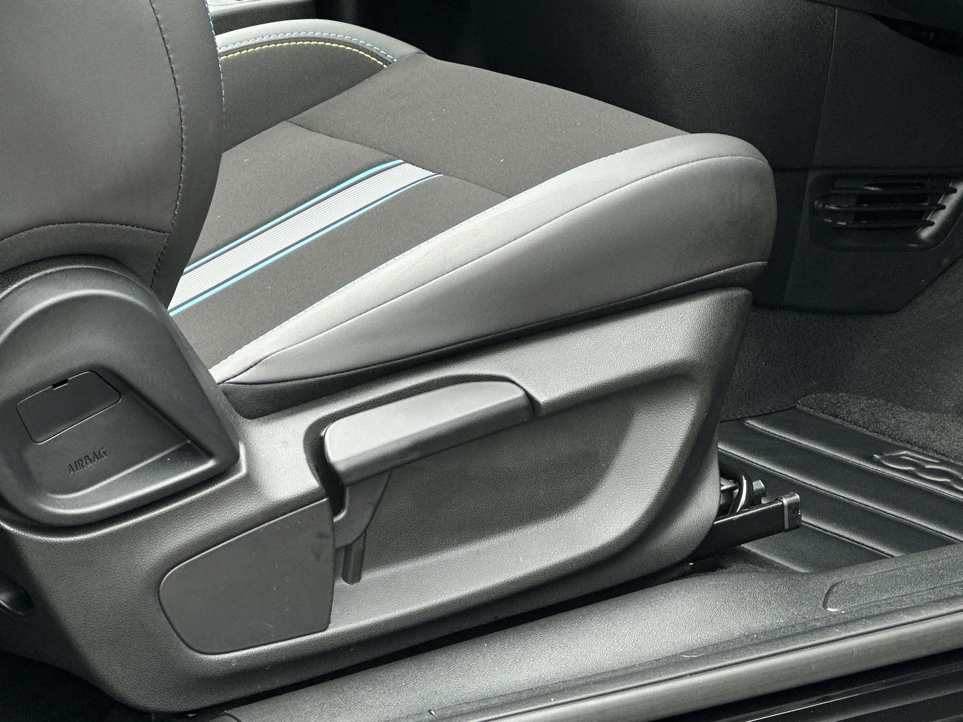 NEW 500E CABRIO 42.2KWH 152HP