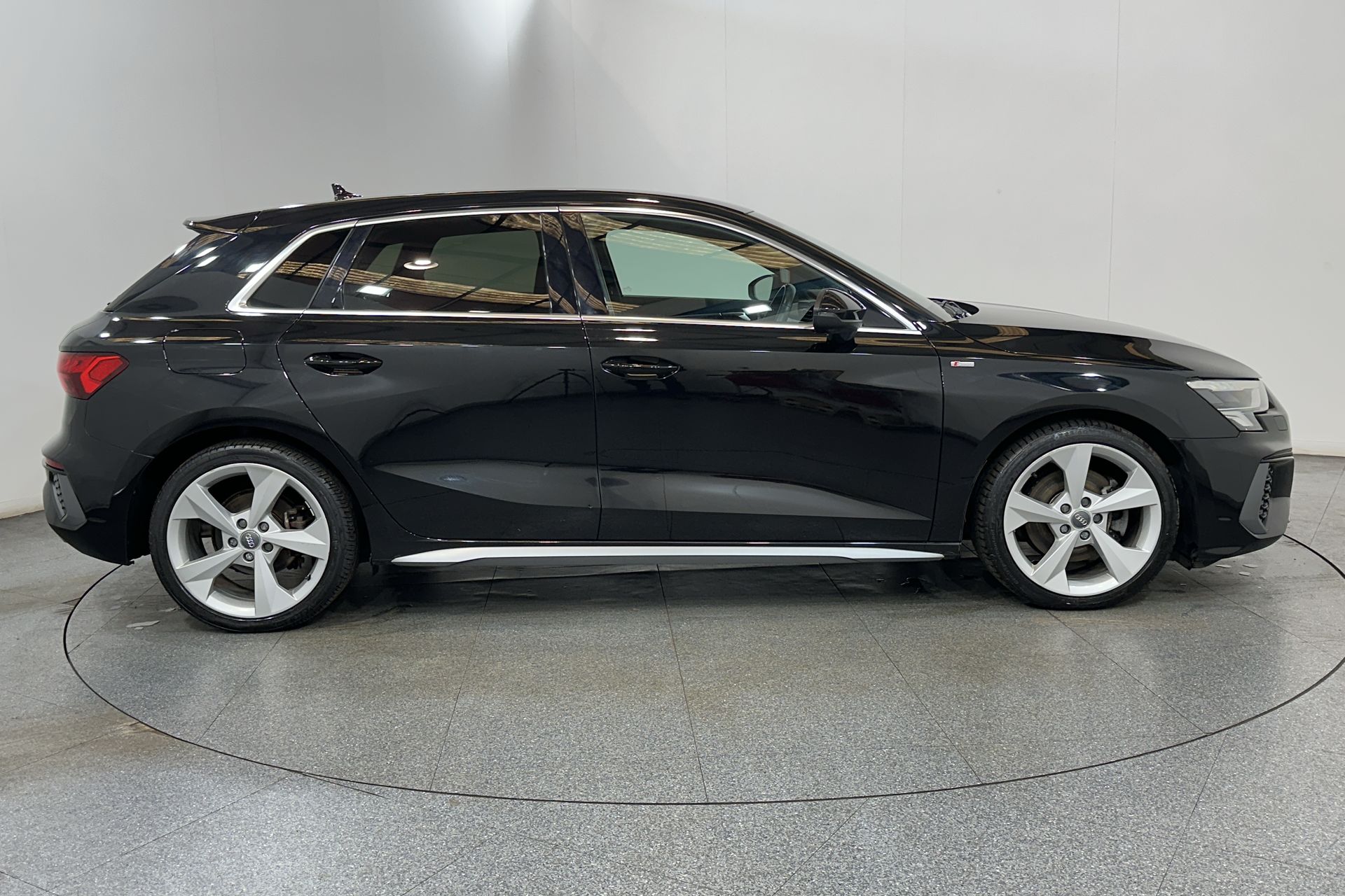 35 TFSI S TRONIC