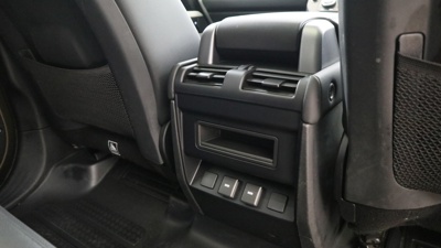 LAND ROVER DEFENDER 110