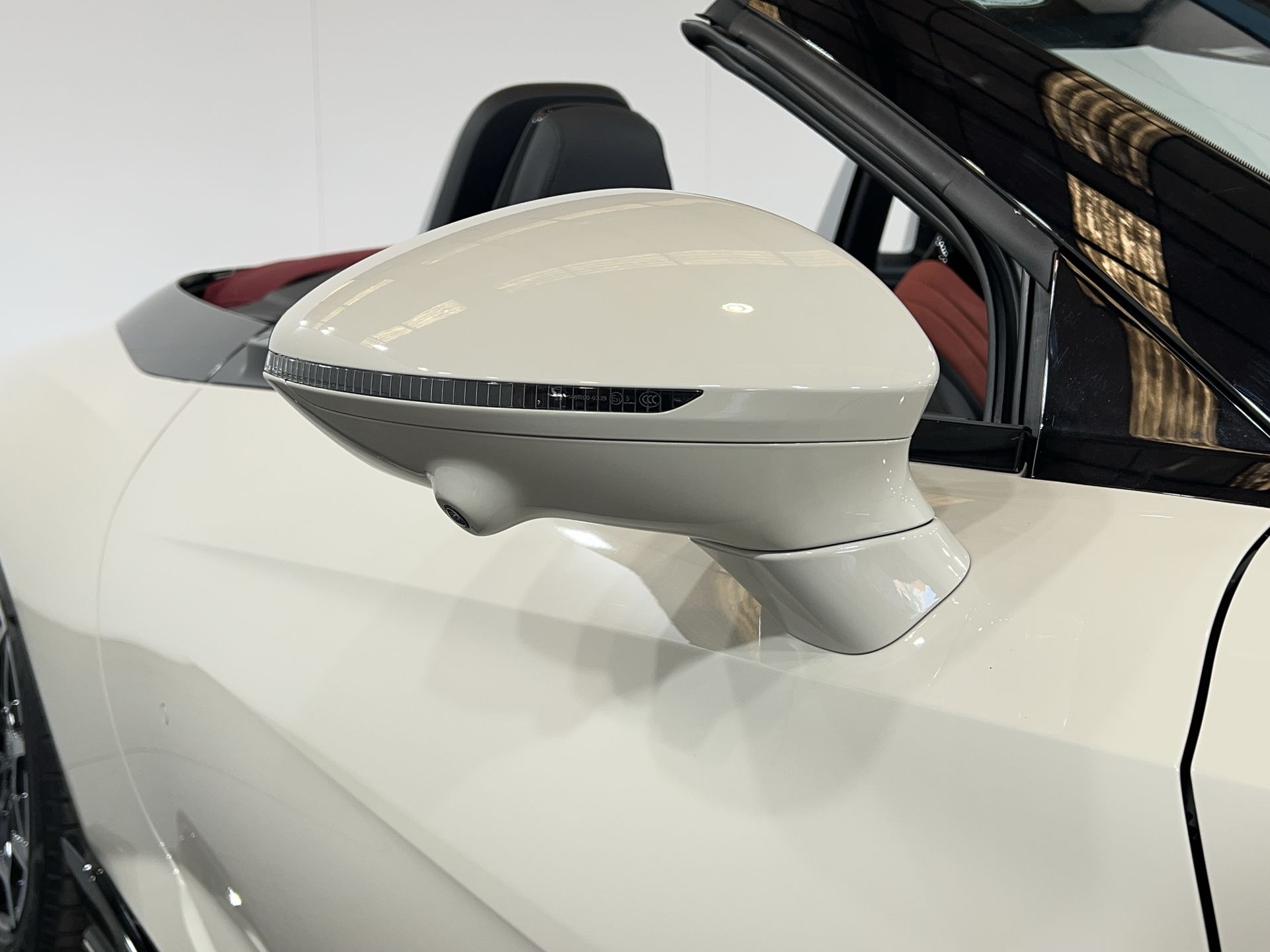 CYBERSTER 250KW TROPHY SINGLE MOTOR 77 KWH 2DR AUTO CONVERTIBLE