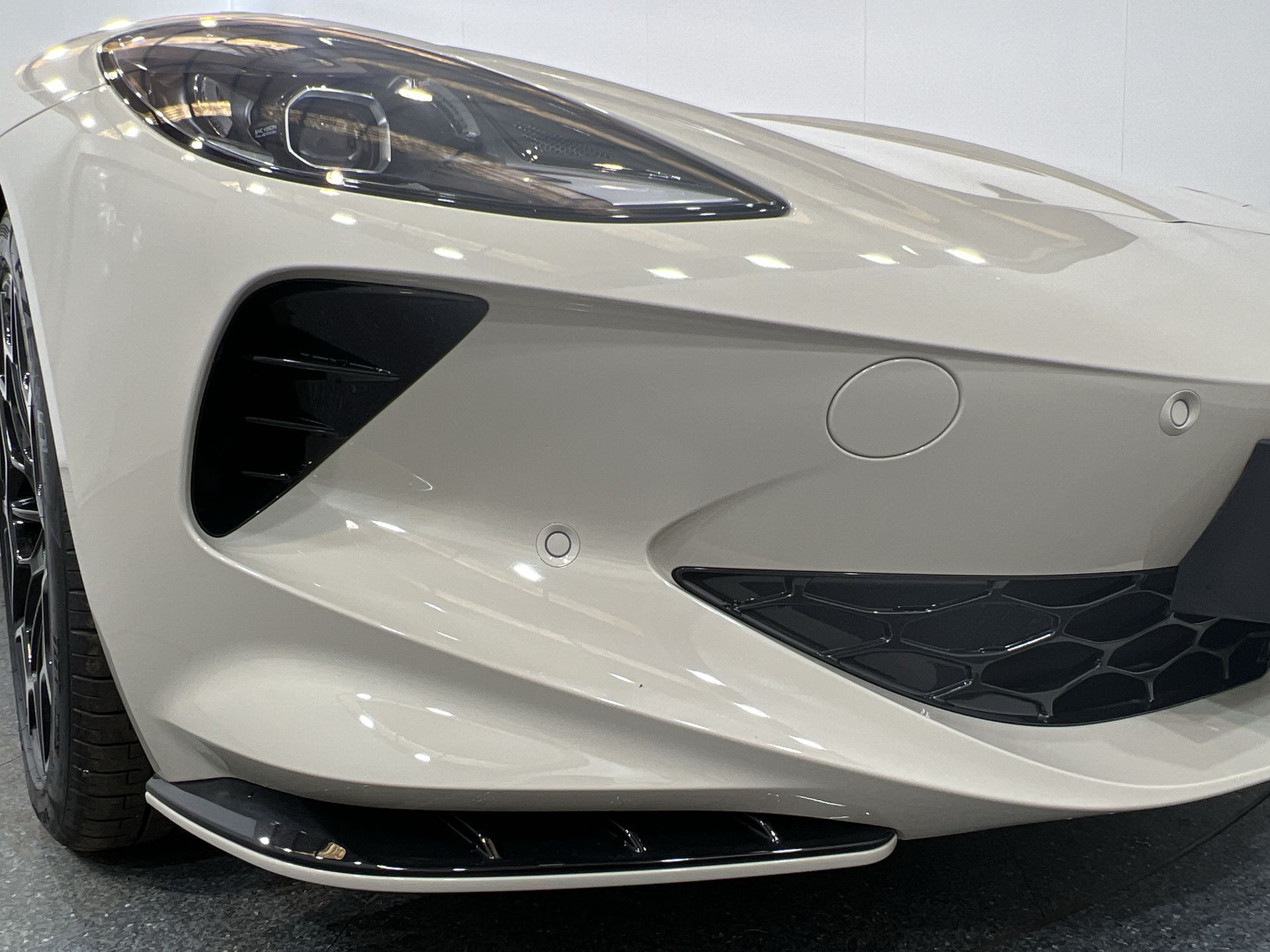 CYBERSTER 250KW TROPHY SINGLE MOTOR 77 KWH 2DR AUTO CONVERTIBLE