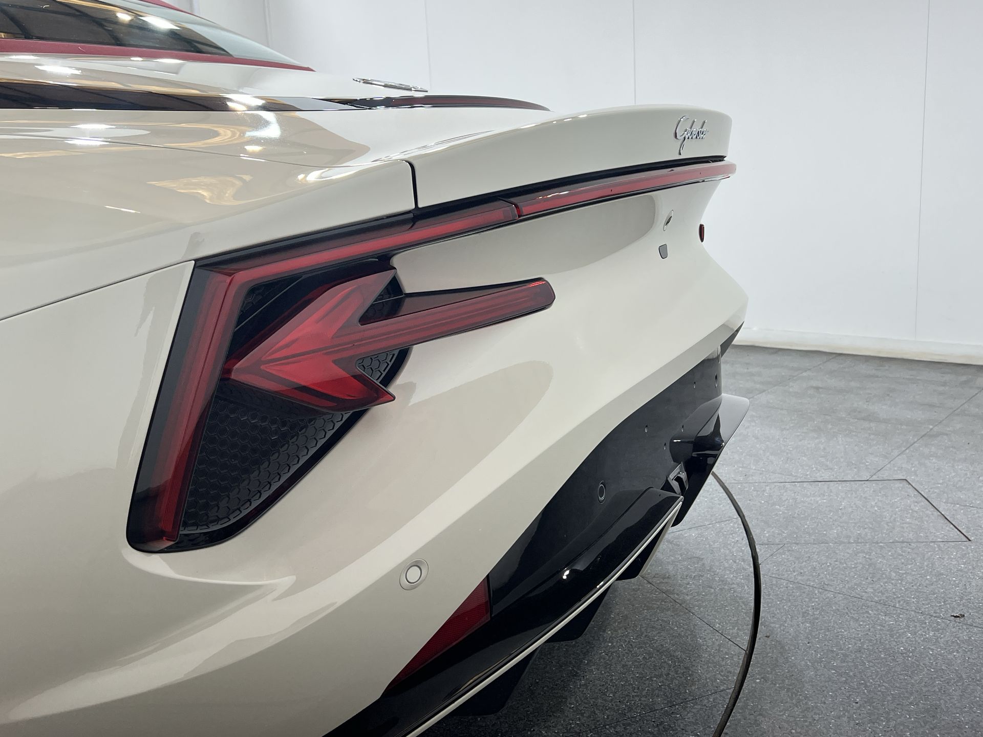 CYBERSTER 250KW TROPHY SINGLE MOTOR 77 KWH 2DR AUTO CONVERTIBLE