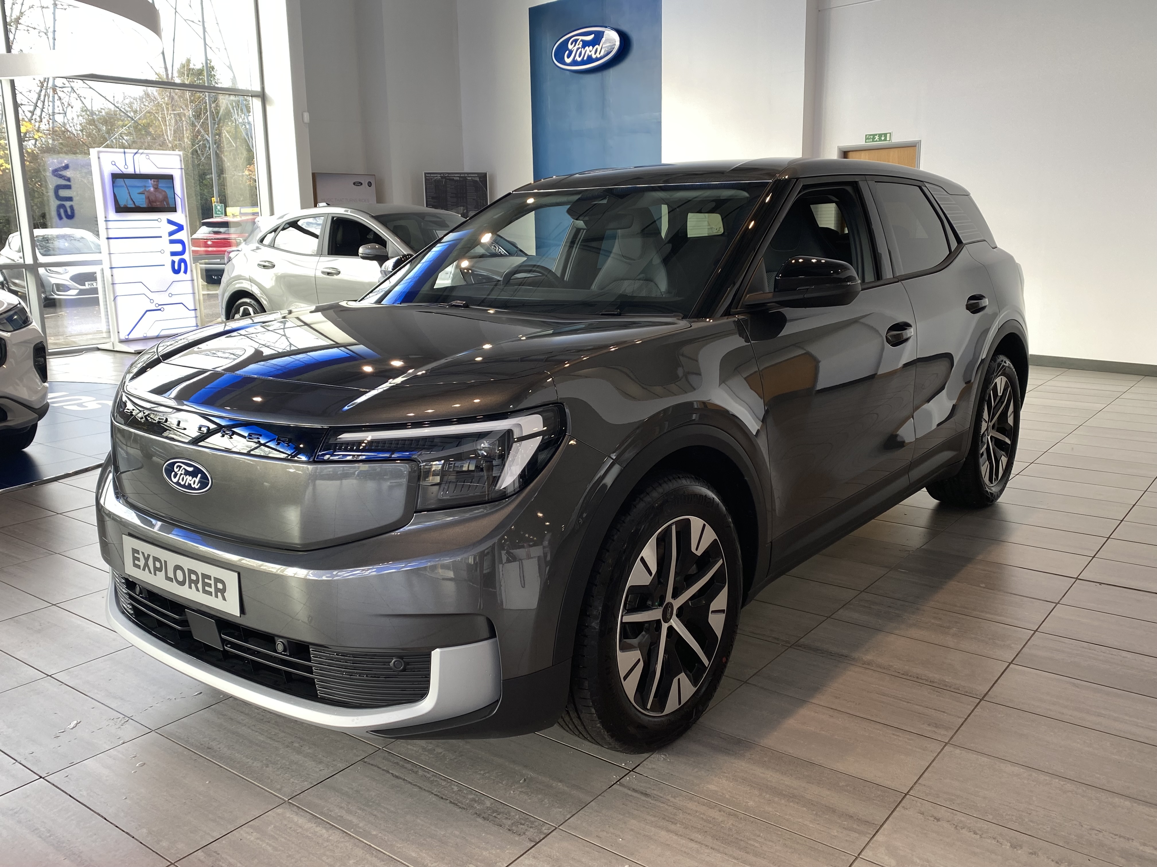 EXPLORER EV PREMIUM 5 DOOR 77KWH EXTENDED RANGE RWD 1 SPEED AUTOMATIC