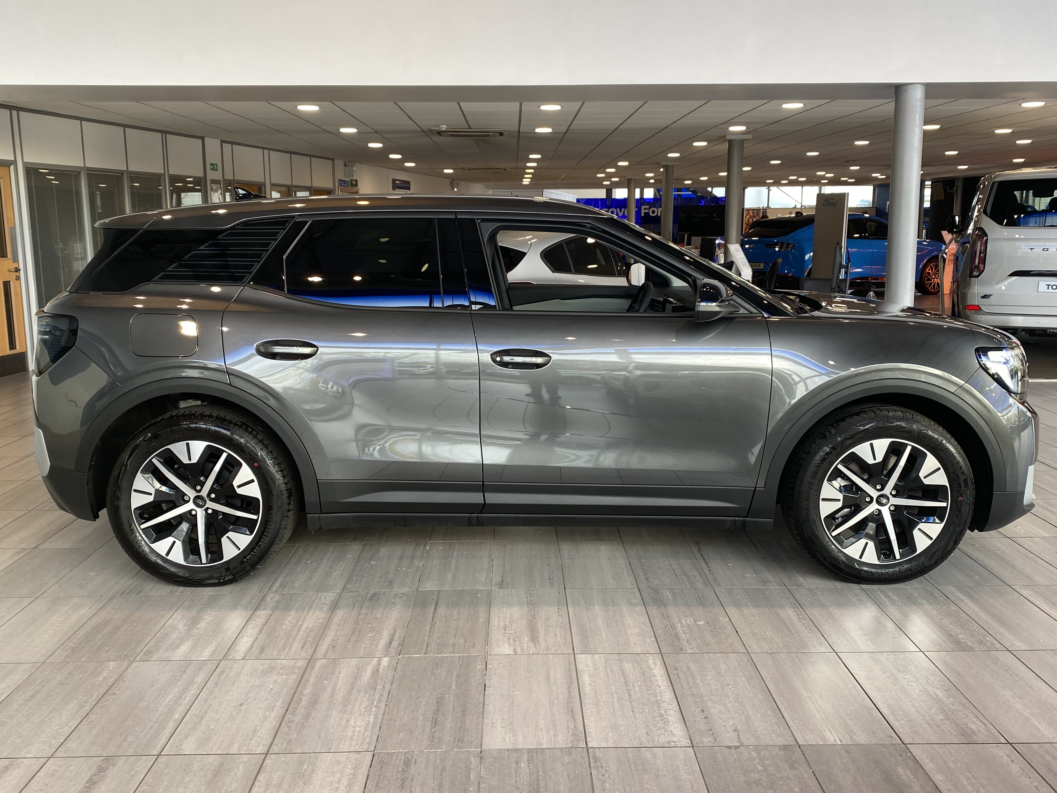 EXPLORER EV PREMIUM 5 DOOR 77KWH EXTENDED RANGE RWD 1 SPEED AUTOMATIC