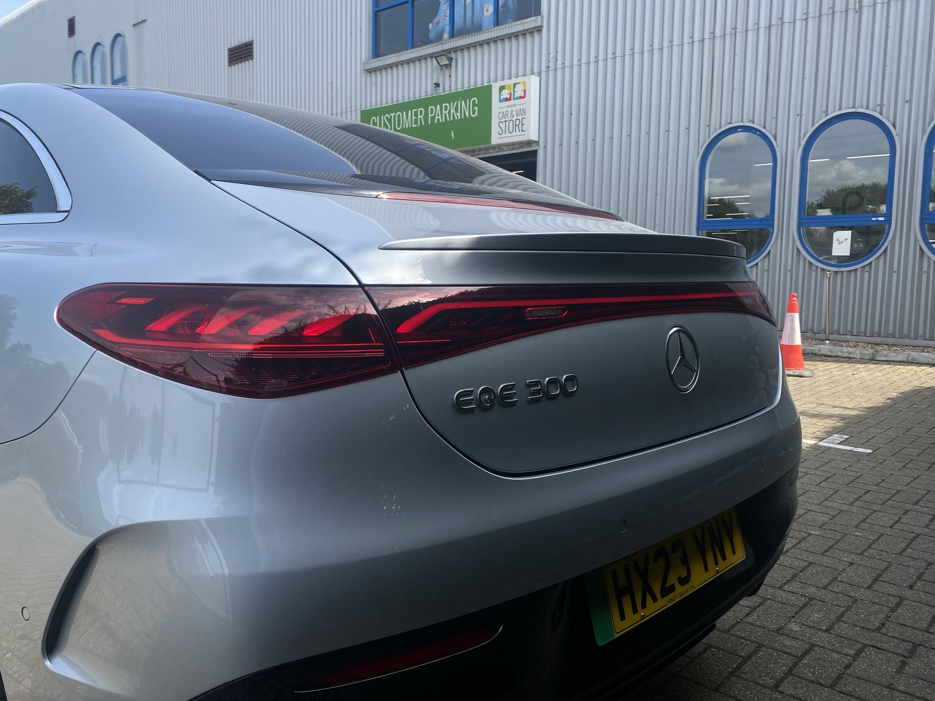 EQE 300 PREMIUM PLUS 89KWH