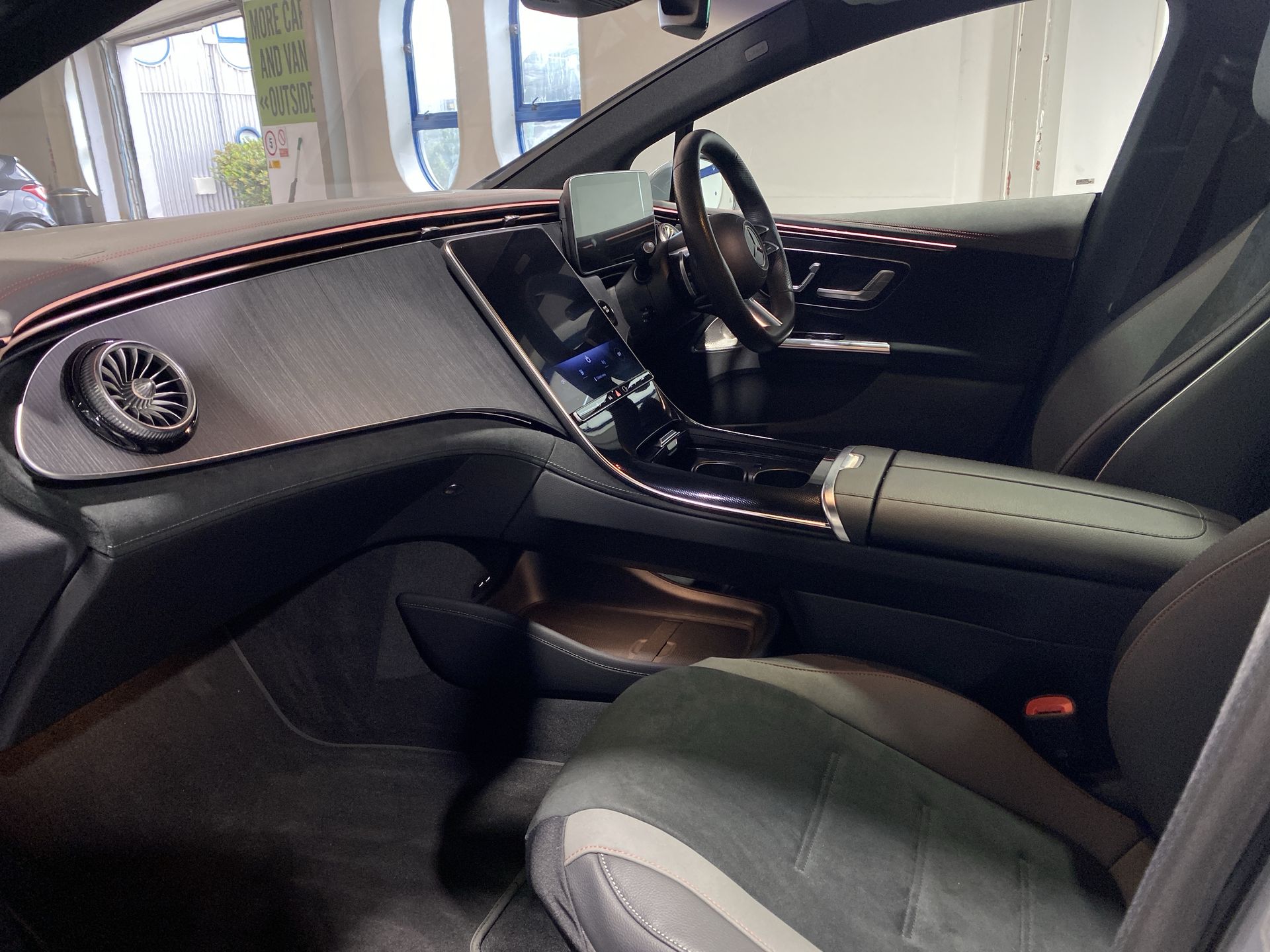 EQE 300 PREMIUM PLUS 89KWH