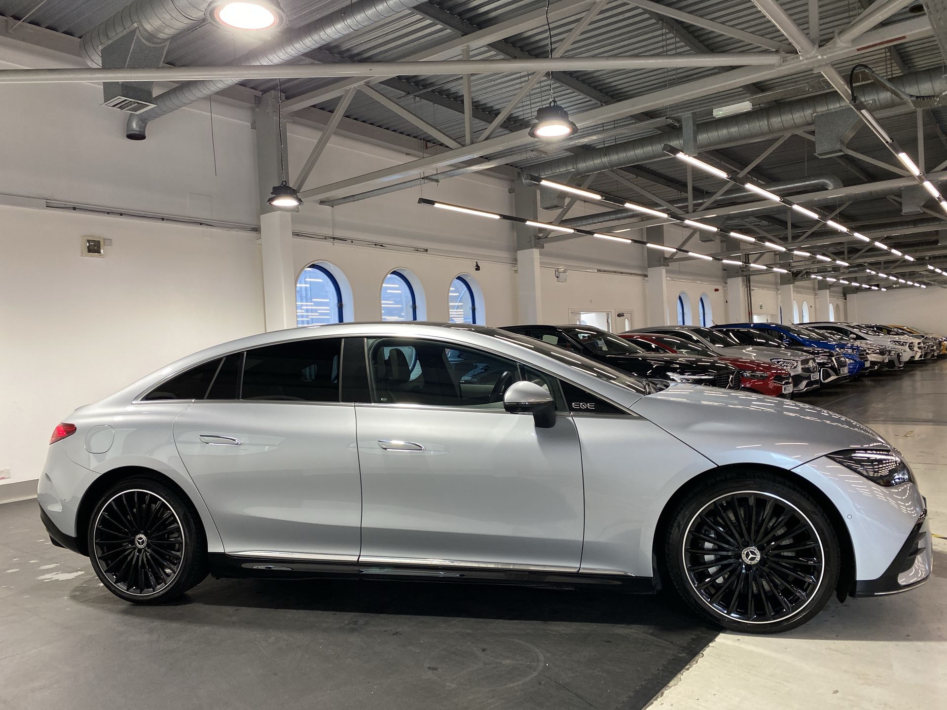 EQE 300 PREMIUM PLUS 89KWH