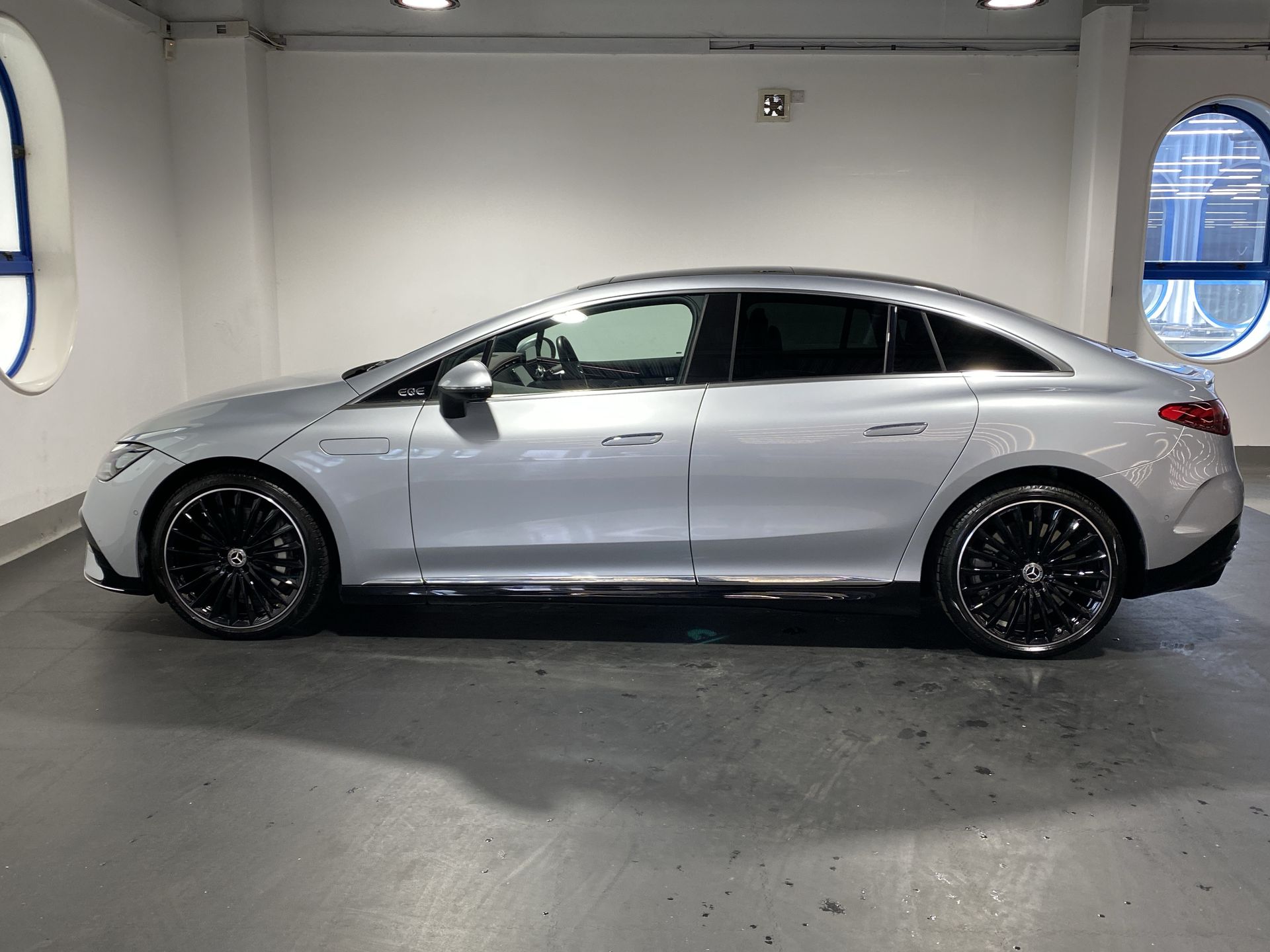 EQE 300 PREMIUM PLUS 89KWH