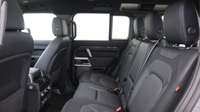 LAND ROVER DEFENDER 110