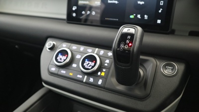 LAND ROVER DEFENDER 110