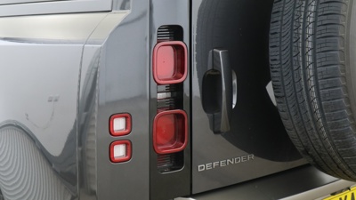 LAND ROVER DEFENDER 110