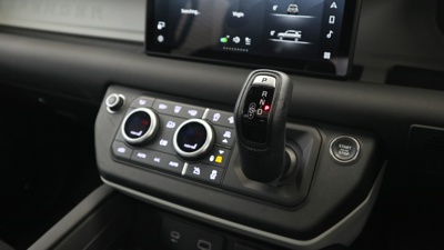 LAND ROVER DEFENDER 110