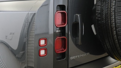 LAND ROVER DEFENDER 110