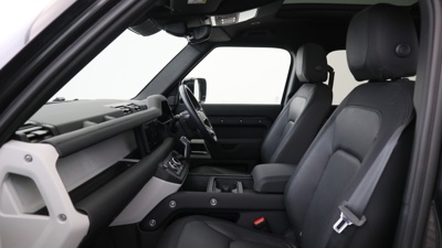 LAND ROVER DEFENDER 110