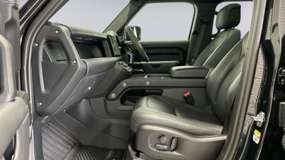 LAND ROVER DEFENDER 110