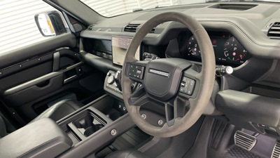 LAND ROVER DEFENDER 110