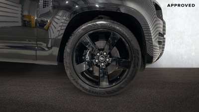 LAND ROVER DEFENDER 110