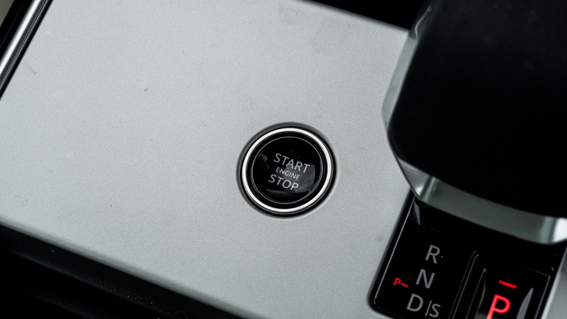 D300