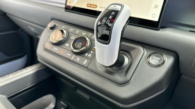 LAND ROVER DEFENDER 110