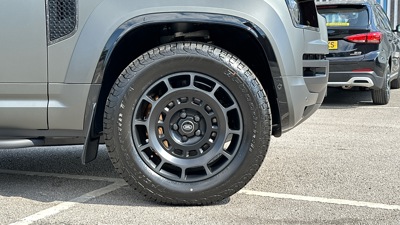 LAND ROVER DEFENDER 110