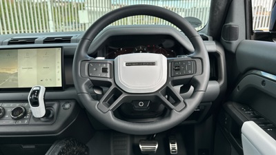 LAND ROVER DEFENDER 110