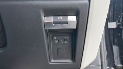 LAND ROVER DEFENDER 90