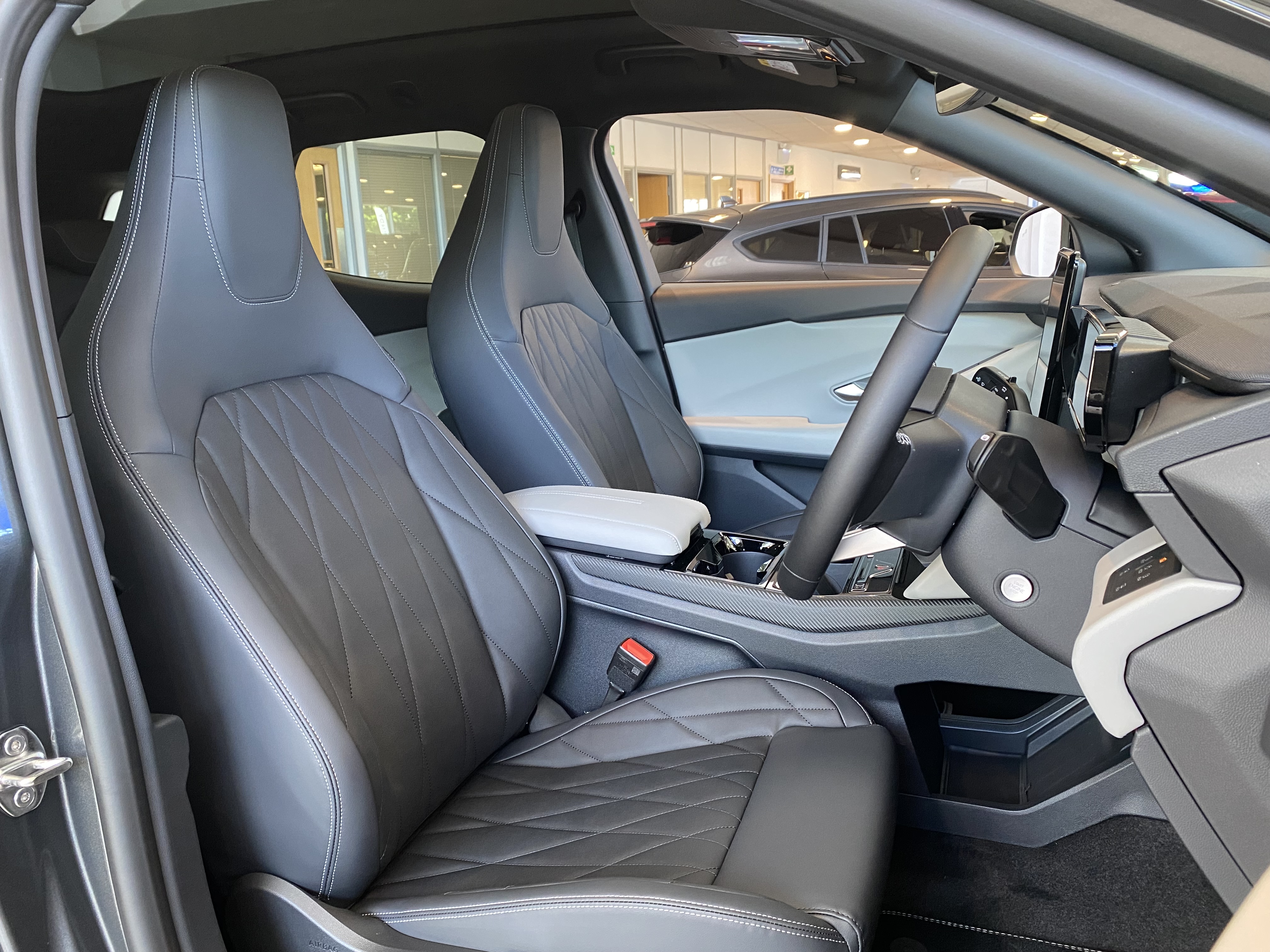 FORD EXPLORER 210KW PREMIUM 77KWH 5DR AUTO